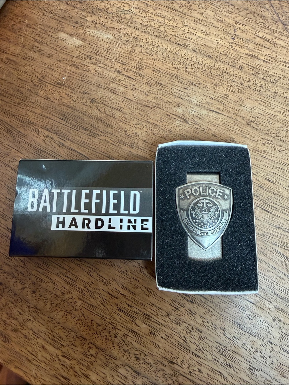 Battlefield Hardline Silver Police Shield Money Clip